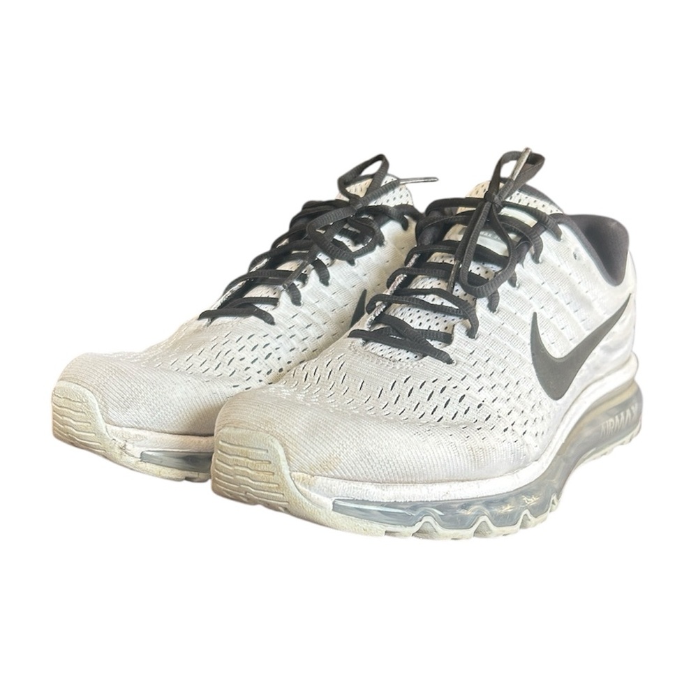 Nike Men's airmax black and white size 11